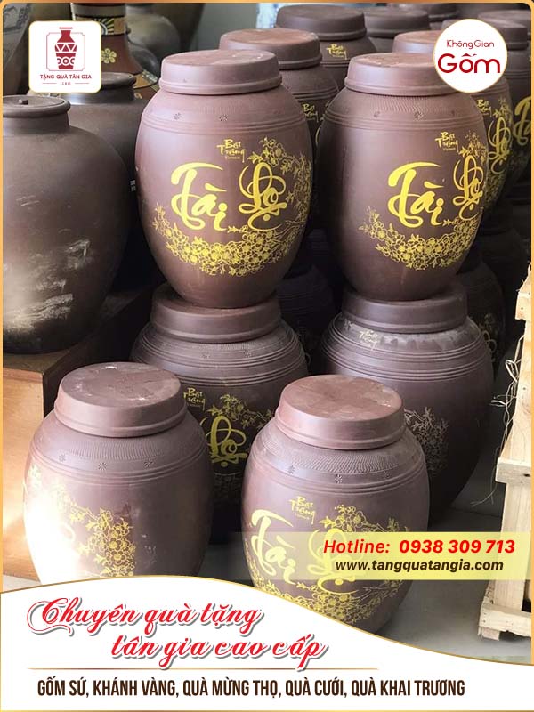 Chum sành đựng gạo