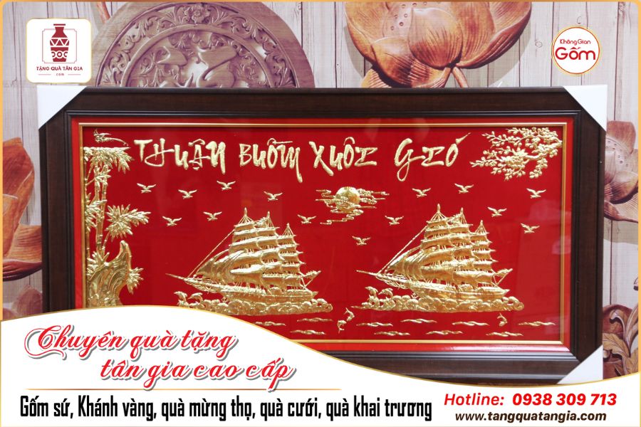 Khánh vàng Thuận Buồm Xuôi Gió làm quà tặng
