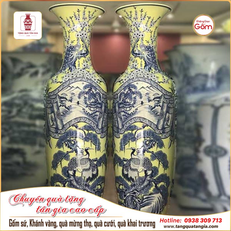 Lộc bình họa tiết hoa văn cuốn thư Tùng Hạc