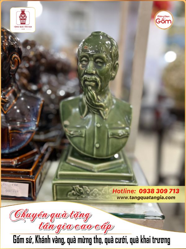 Tượng Bác Hồ gốm sứ men xanh ngọc